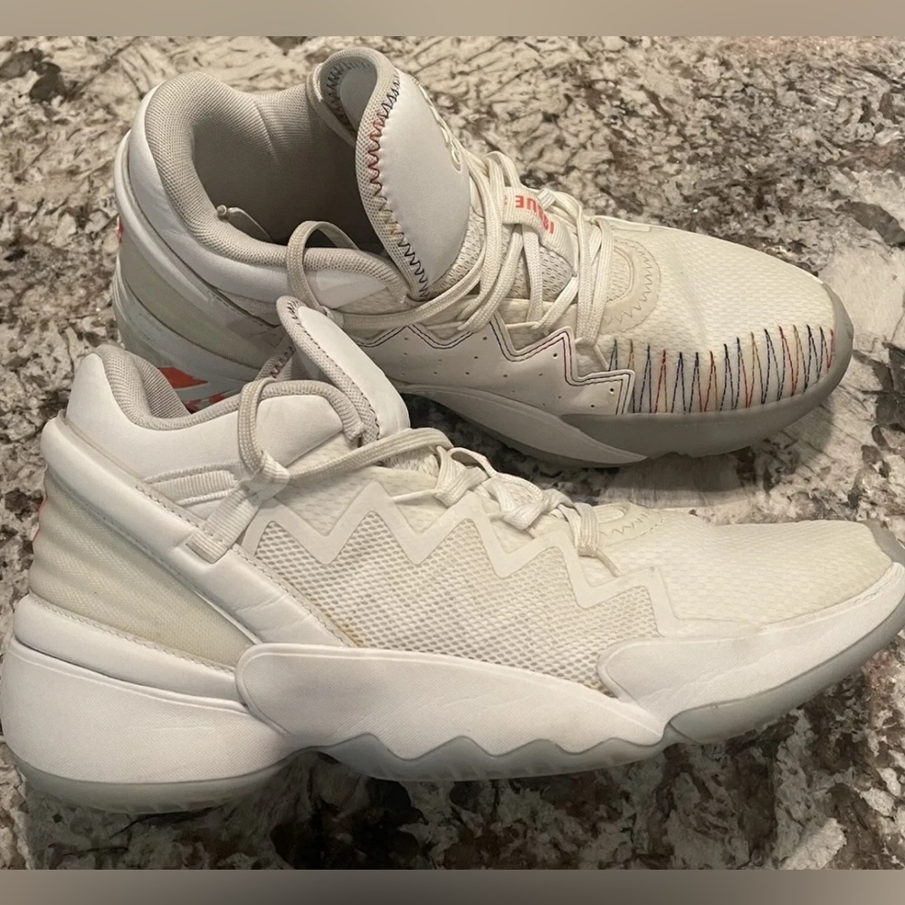 Men’s Size 9 Adidas D.O.N. Issue #2 Christmas Cloud White Basketball Shoes
